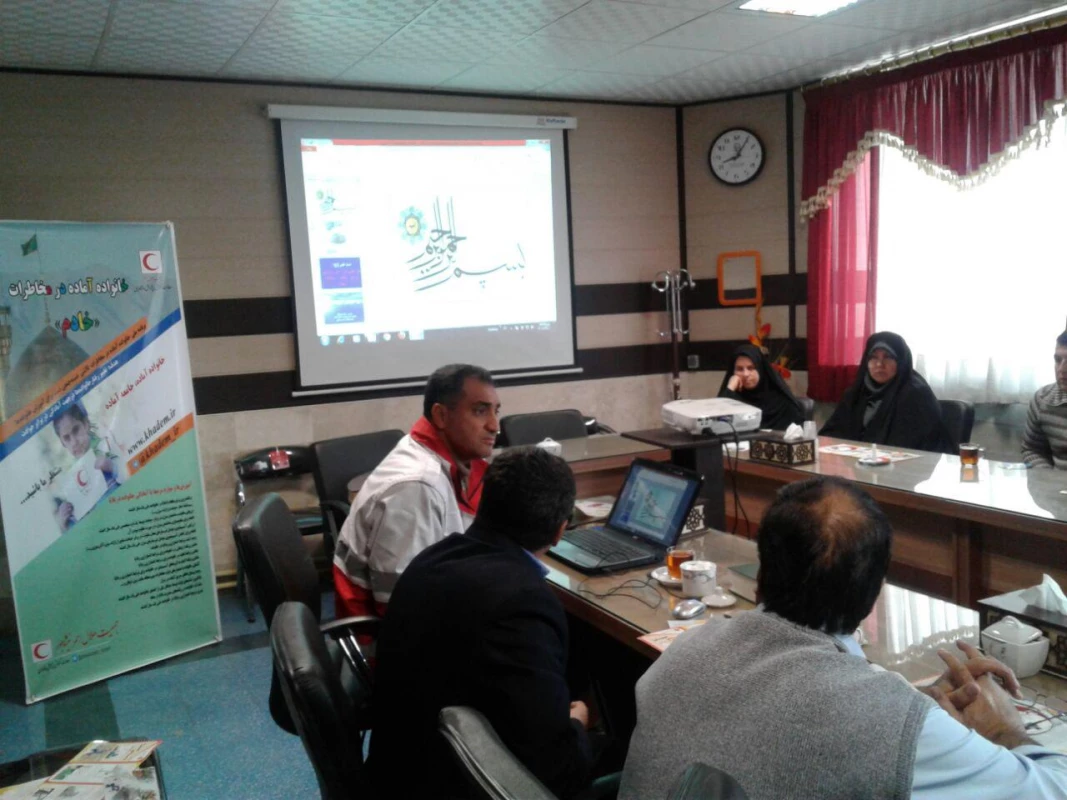 با حضور کارشناس هلال احمر انجام شد : 
کارگاه آموزشی مدیریت بحران و امادگی در مقابل حوادث غیر مترقبه ویژه کارکنان واحد دانشور 4