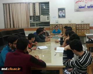 با حضور دانشجویان علاقمند برگزار شد : 
تشکیل اولین جلسه کافه کتاب در محل سالن مطالعه کتابخانه واحد دانشور
