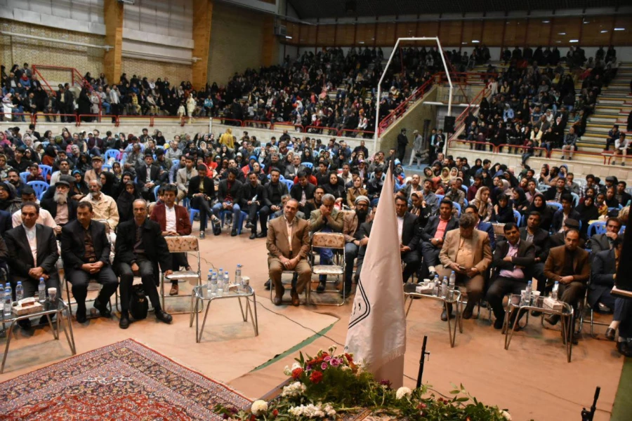 همزمان با روز جهانی عطار انجام شد : 
حضور دانشجویان و اساتید در همایش عطار 3