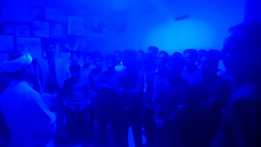 همزمان با ایام اعیاد شعبانیه و در روز جوان و در استانه  نیمه شعبان انجام شد : 
حضور دانشجویان واحد دانشور نیشابور در حرم رضوی و میهمانی بر سفره کرامت حضرت  3