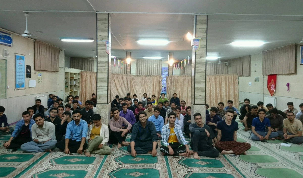 همزمان با هفته سراهای دانشجویی انجام شد : 
برگزاری جلسه پرسش و پاسخ با حضور معاون هماهنگی و سرپرستان شبانه روزی 2