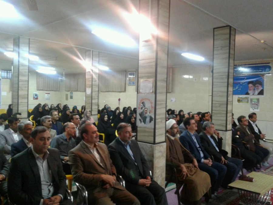 جلسه کارگاهی کارگروه کارورزی و معلمین محترم راهنمای مجری طرح کارورزی