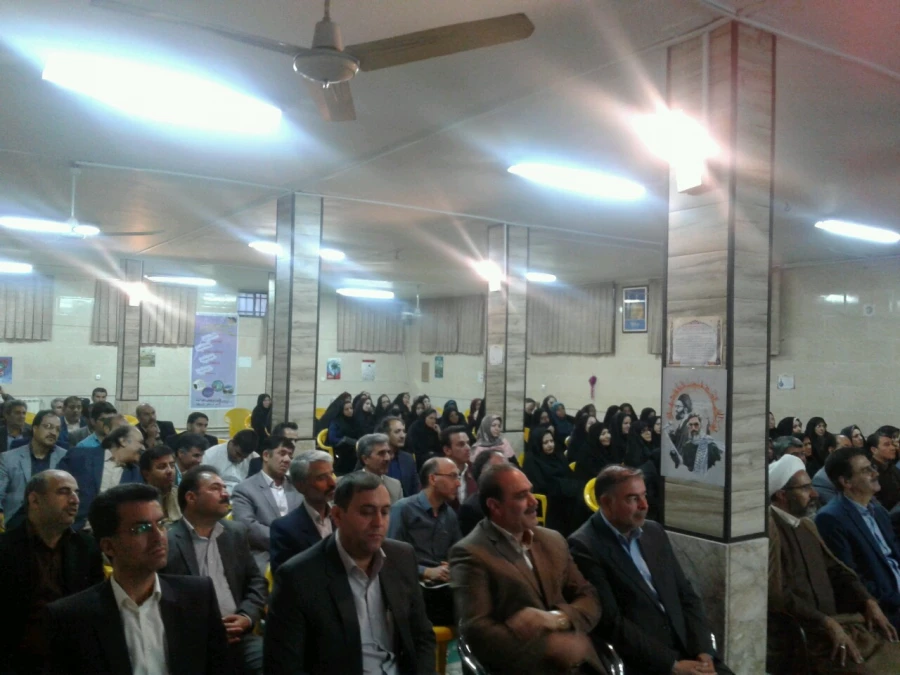 جلسه کارگاهی کارگروه کارورزی و معلمین محترم راهنمای مجری طرح کارورزی