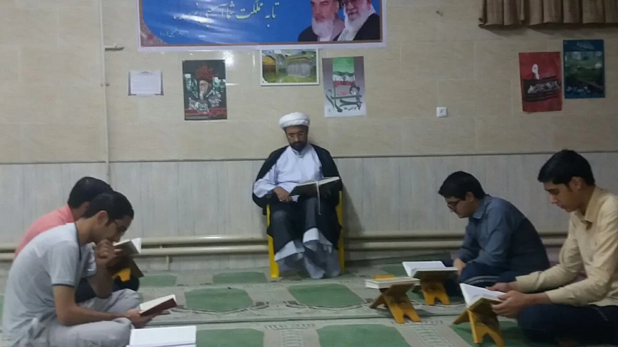 حضور حجت الاسلام نعیم آبادی از اساتید حوزه و دانشگاه در واحد دانشور  3