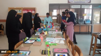با راهنمایی سرکار خانم سلیمانی مدرس محترم درس هنرهای تجسمی انجام شد : 
برپایی نمایشگاه سازه های دستی مهارت آموزان واحد دانشور نیشابور