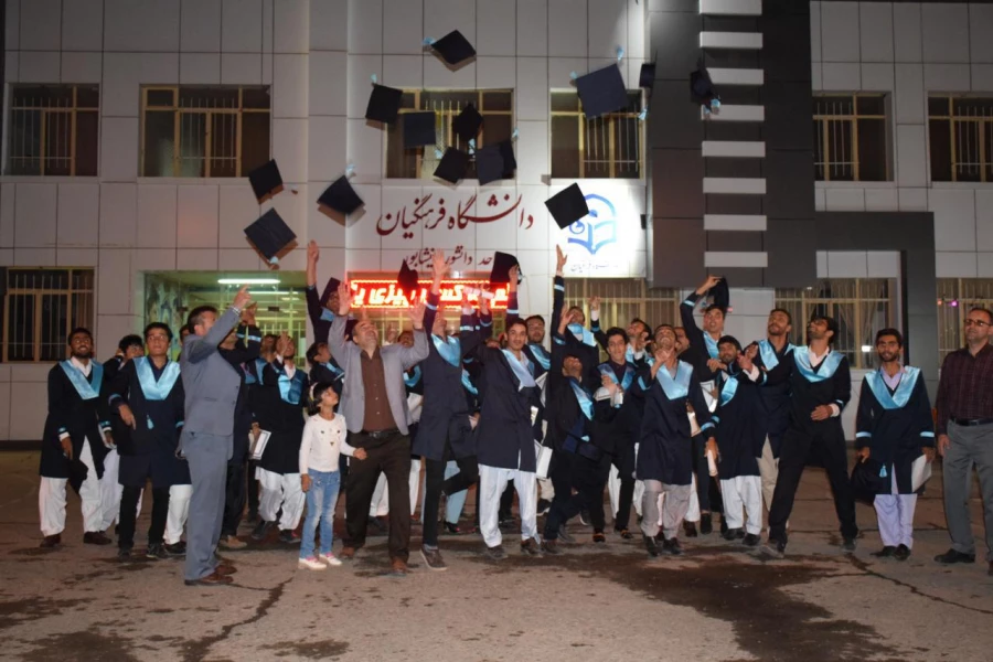 جشن دانش آموختگی دانشجویان واحد دانشور