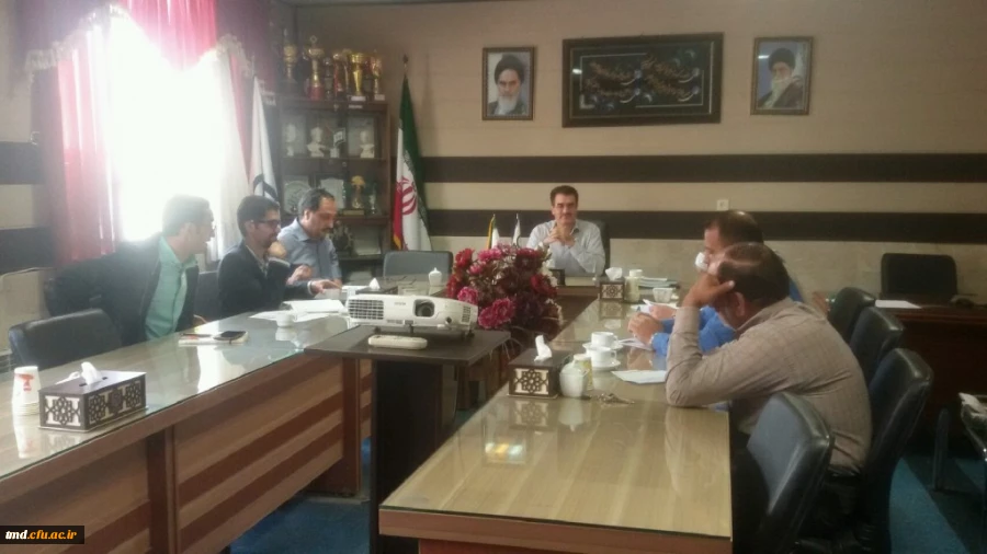 با حضور شورای معاونین ، سرپرستان شبانه روزی و نمایندگان شورای صنفی رفاهی برگزار شد : 
جلسه شورای سکونت در سراهای دانشجویی واحد دانشور نیشابور 2