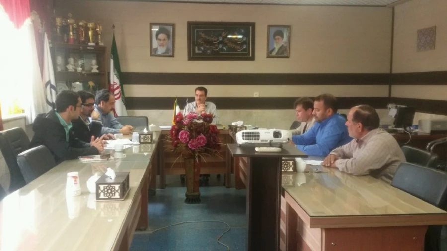 با حضور شورای معاونین ، سرپرستان شبانه روزی و نمایندگان شورای صنفی رفاهی برگزار شد : 
جلسه شورای سکونت در سراهای دانشجویی واحد دانشور نیشابور 3