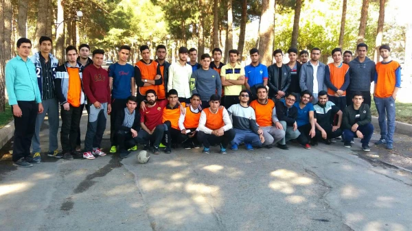 به همت انجمن ورزشی واحد دانشور همزمان با هفته تربیت بدنی و سلامت انجام شد : 
پیاده روی عمومی و نرمش گروهی دانشجویان واحد دانشور نیشابور  2