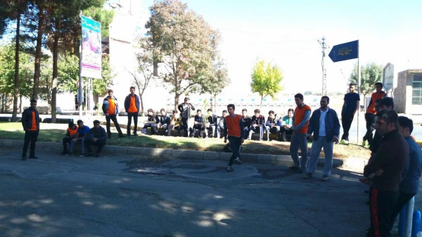 به همت انجمن ورزشی واحد دانشور همزمان با هفته تربیت بدنی و سلامت انجام شد : 
پیاده روی عمومی و نرمش گروهی دانشجویان واحد دانشور نیشابور  5