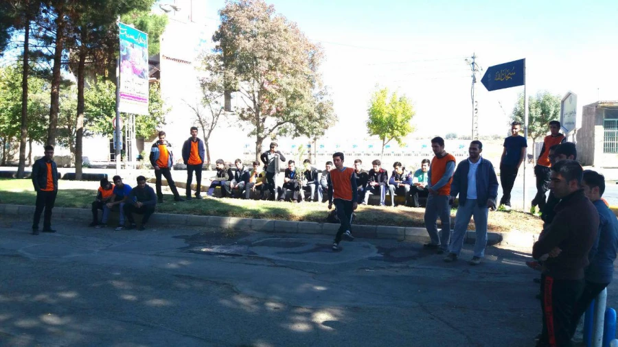 به همت انجمن ورزشی واحد دانشور همزمان با هفته تربیت بدنی و سلامت انجام شد : 
پیاده روی عمومی و نرمش گروهی دانشجویان واحد دانشور نیشابور  5