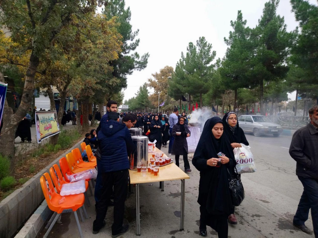 پذیرایی از کاروان جاماندگان اربعین حسینی