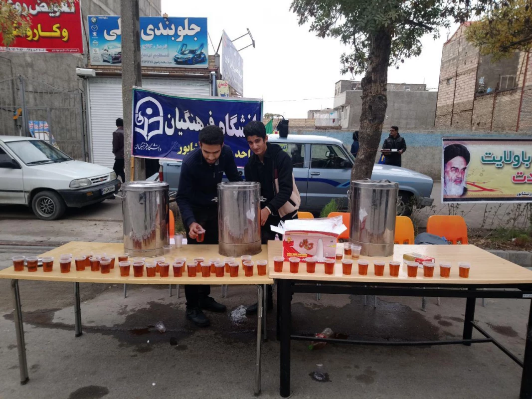 پذیرایی از کاروان جاماندگان اربعین حسینی