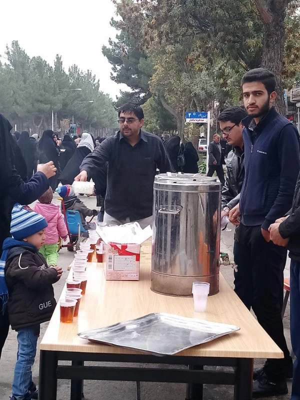 پذیرایی از کاروان جاماندگان اربعین حسینی