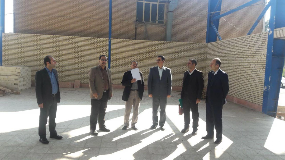 با حضور کارشناسان اداره کل نوسازی و سازمان مدیریت انجام شد : 
بازدید از پروژه ورزشگاه چند منظوره واحد دانشور نیشابور  2