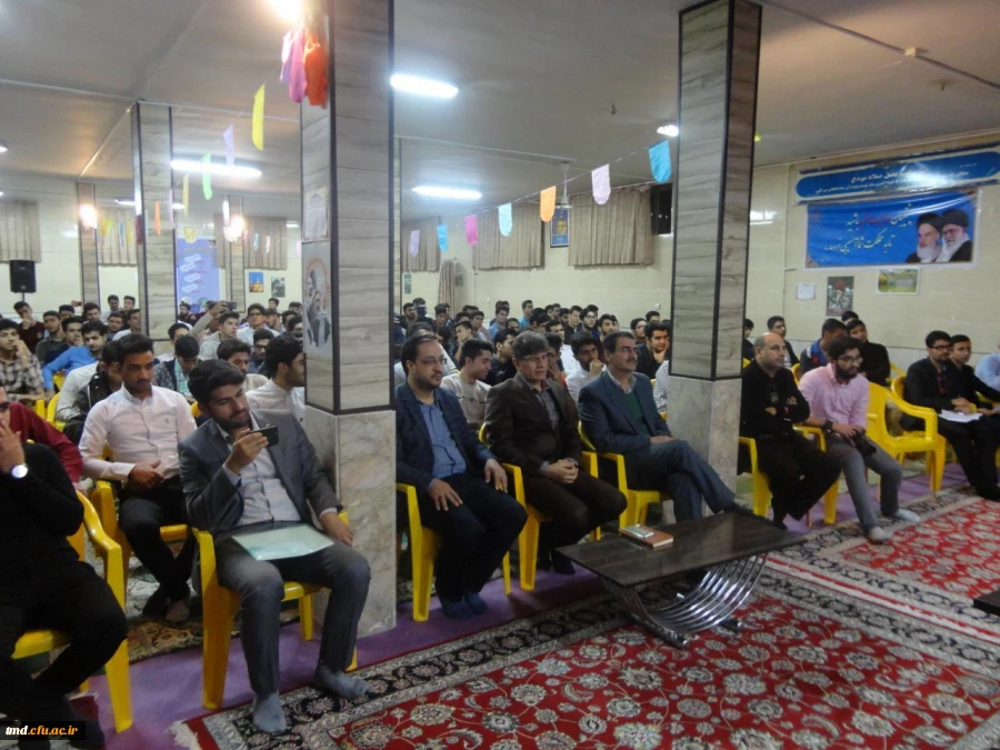 به همت اعضای شورای صنفی برگزار شد :
جشن باشکوه روز دانشجو و تجلیل از دانشجویان برتر 5