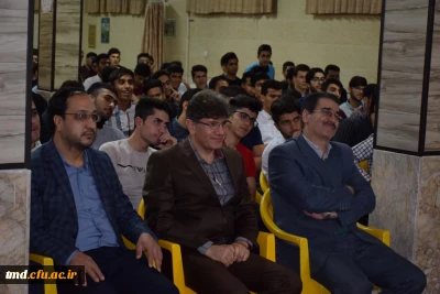 به همت اعضای شورای صنفی برگزار شد :
جشن باشکوه روز دانشجو و تجلیل از دانشجویان برتر