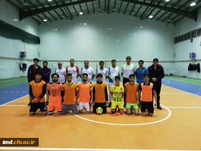 با حضور تیم های ورزشی انجام شد : 
مسابقه دوستانه بین تیم های اساتید و کارکنان و تیم دانشجویان واحد دانشور