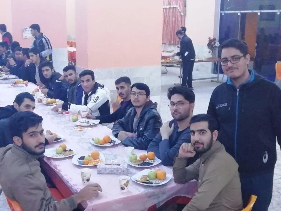 در آخرین شب پاییز و اولین شب زمستان و در جمع گرم دانشجویان انجام شد : 
دورهمی شب یلدا  در سرای دانشجویی دانشگاه فرهنگیان واحد دانشور نیشابور  3