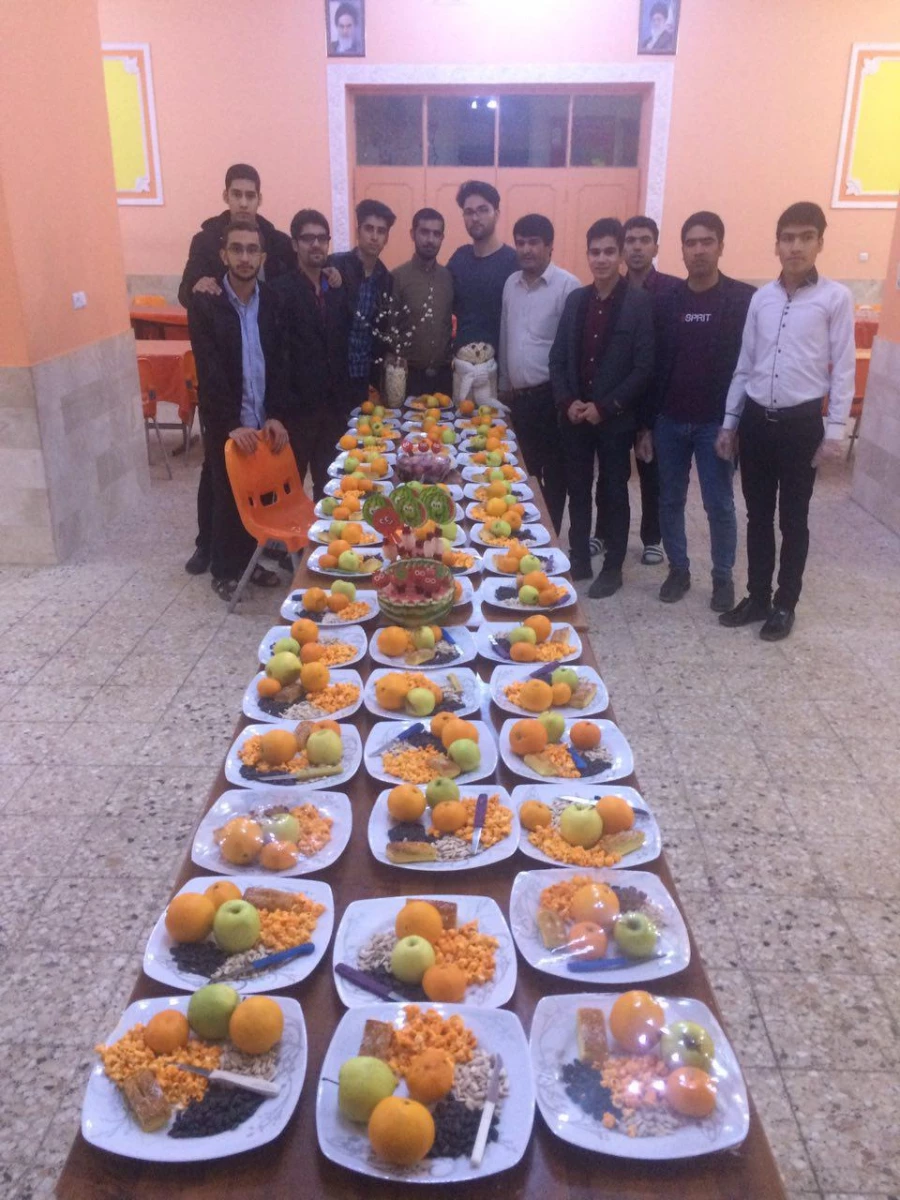 در آخرین شب پاییز و اولین شب زمستان و در جمع گرم دانشجویان انجام شد : 
دورهمی شب یلدا  در سرای دانشجویی دانشگاه فرهنگیان واحد دانشور نیشابور  15