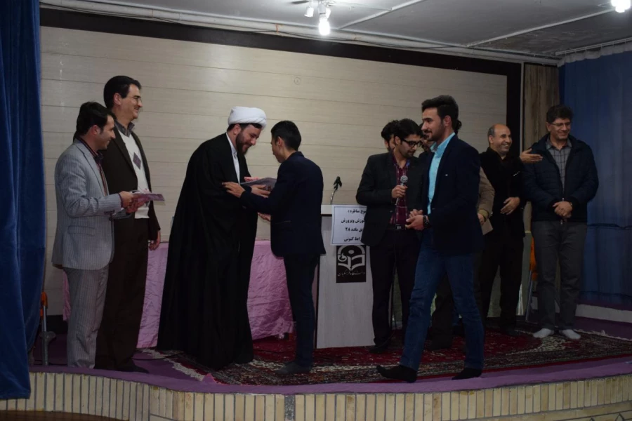 با حضور نماینده دفتر نهاد رهبری و اساتید داور انجام شد : 
مرحله نهایی مسابقات مناظره دانشجویی واحد دانشور نیشابور 3