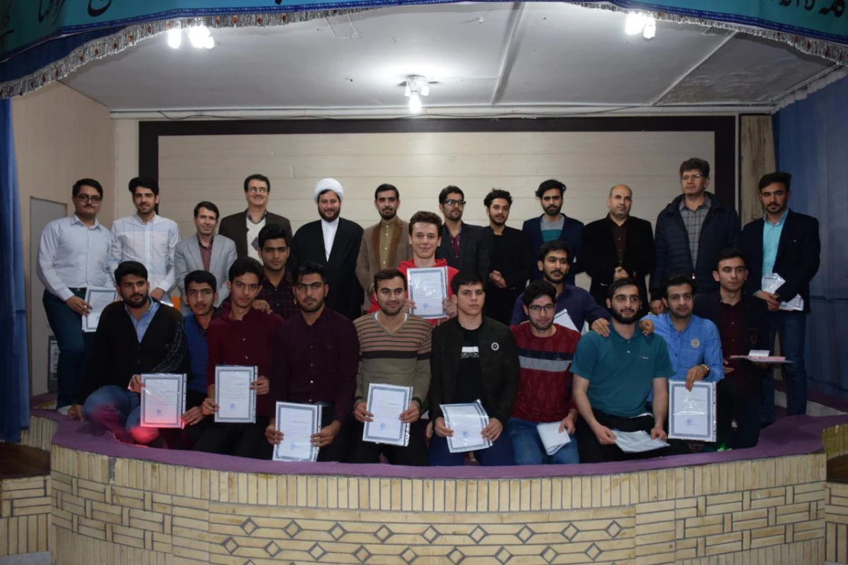 با حضور نماینده دفتر نهاد رهبری و اساتید داور انجام شد : 
مرحله نهایی مسابقات مناظره دانشجویی واحد دانشور نیشابور 4