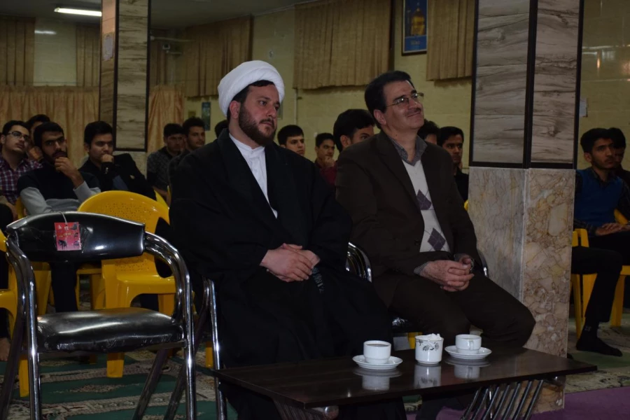 با حضور نماینده دفتر نهاد رهبری و اساتید داور انجام شد : 
مرحله نهایی مسابقات مناظره دانشجویی واحد دانشور نیشابور 11