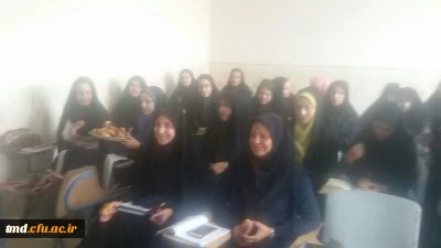 همزمان با  اعیاد شعبانیه و میلاد حضرت امام حسین ع  و حضرت اباالفضل العباس و امام سجاد ع برگزار شد : 
پذیرایی و بزرگداشت اعیاد با پخش شیرینی در کلاسهای درس