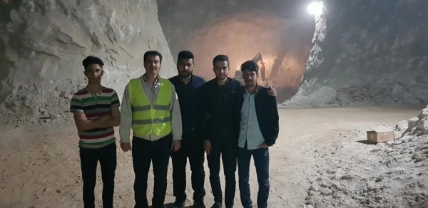 بمناسبت هفته سراهای دانشجویی و هفته سرآمدی آموزش برگزار شد : 
بازدید علمی دانشجویان از معادن فیروزه و نمک شهرستان نیشابور 2