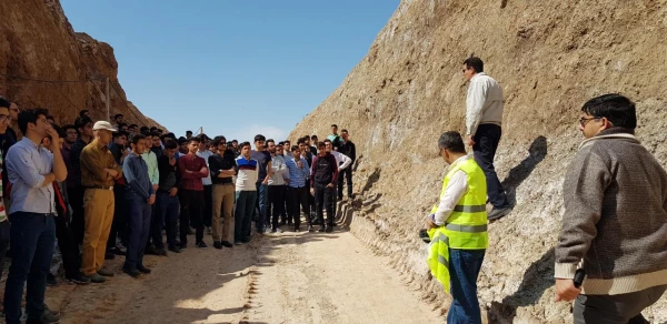 بمناسبت هفته سراهای دانشجویی و هفته سرآمدی آموزش برگزار شد : 
بازدید علمی دانشجویان از معادن فیروزه و نمک شهرستان نیشابور 3