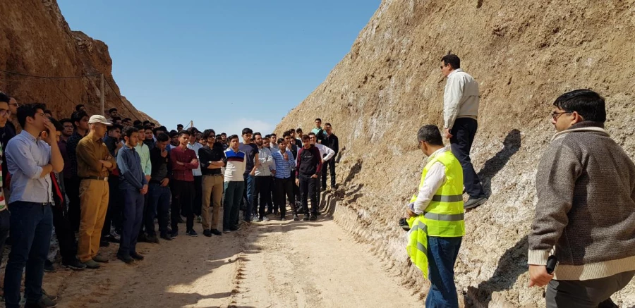 بمناسبت هفته سراهای دانشجویی و هفته سرآمدی آموزش برگزار شد : 
بازدید علمی دانشجویان از معادن فیروزه و نمک شهرستان نیشابور 3