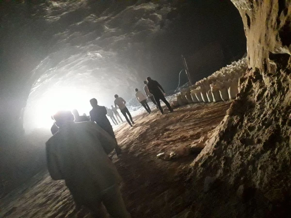 بمناسبت هفته سراهای دانشجویی و هفته سرآمدی آموزش برگزار شد : 
بازدید علمی دانشجویان از معادن فیروزه و نمک شهرستان نیشابور 11