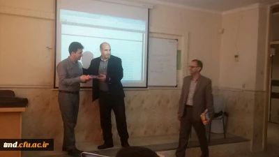 همزمان با روز روانشناس و مشاور برگزار شد : 
تجلیل از دو نفر اساتید مشاوره  و روانشناسی واحد دانشور