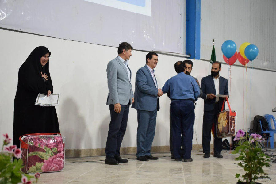 همزمان با دهه سرآمدی آموزش و هفته بزرگداشت مقام استادو معلم انجام شد : 
مراسم تجلیل از اساتید و دانشجو معلمان واحد  دانشور نیشابور 9