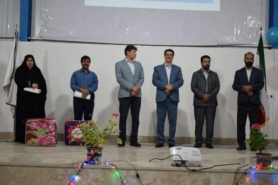 همزمان با دهه سرآمدی آموزش و هفته بزرگداشت مقام استادو معلم انجام شد : 
مراسم تجلیل از اساتید و دانشجو معلمان واحد  دانشور نیشابور 10