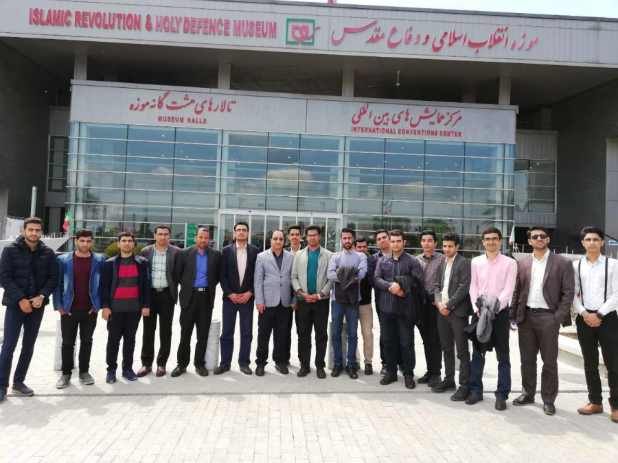 همزمان با هفته سرآمدی آموزش برگزار شد : 
اردوی دانشجویان جهت بازدید از نمایشگاه کتاب تهران 3