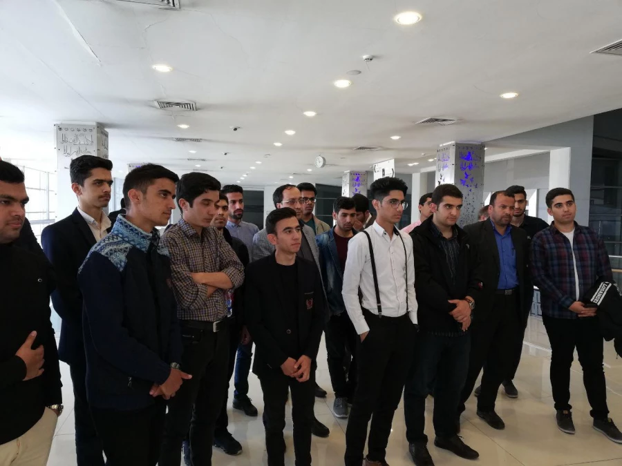 همزمان با هفته سرآمدی آموزش برگزار شد : 
اردوی دانشجویان جهت بازدید از نمایشگاه کتاب تهران 5