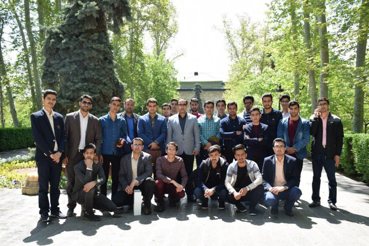 همزمان با هفته سرآمدی آموزش برگزار شد : 
اردوی دانشجویان جهت بازدید از نمایشگاه کتاب تهران 7