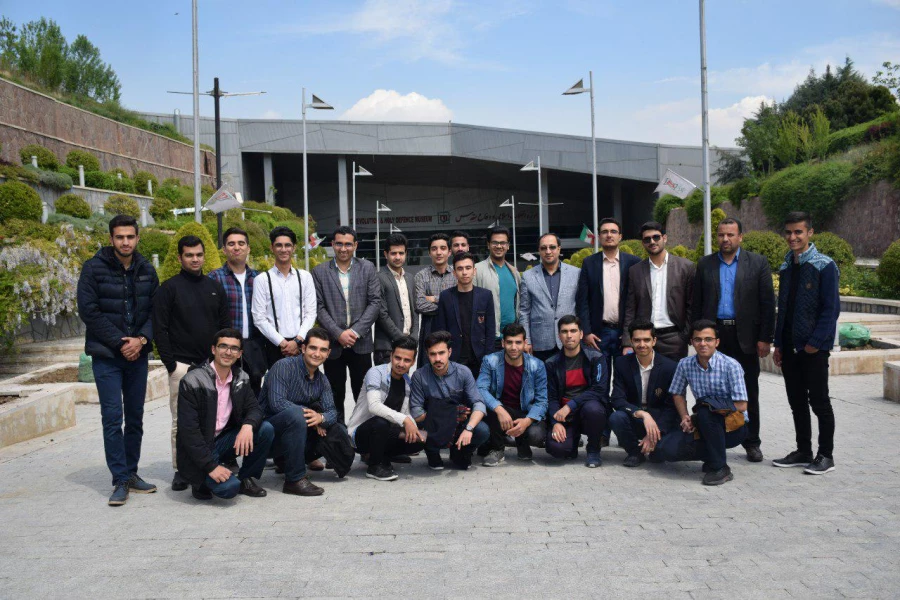 همزمان با هفته سرآمدی آموزش برگزار شد : 
اردوی دانشجویان جهت بازدید از نمایشگاه کتاب تهران 15