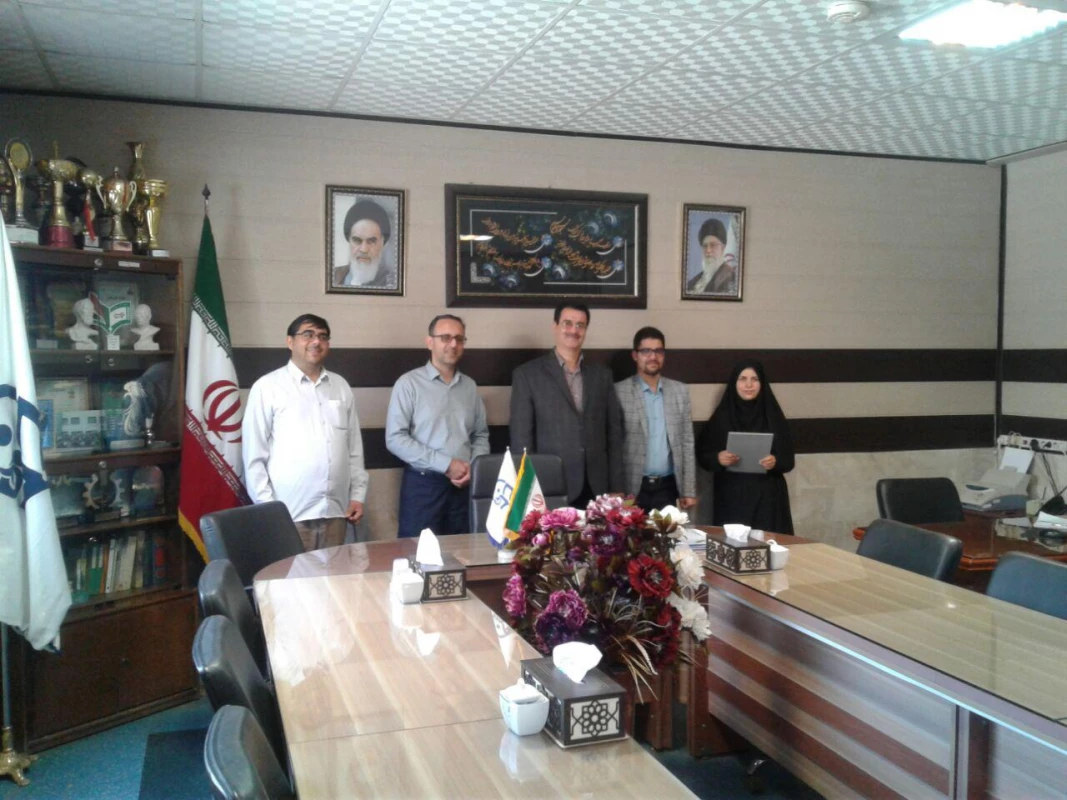 با حضور اعضای شورای صنفی دانشجویان واحد دانشور برگزار شد : 
تقدیر از سرکار خانم اولادی مسئول روابط عمومی واحد دانشور نیشابور  2