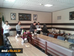با حضور اعضای شورای صنفی دانشجویان واحد دانشور برگزار شد : 
تقدیر از سرکار خانم اولادی مسئول روابط عمومی واحد دانشور نیشابور  3