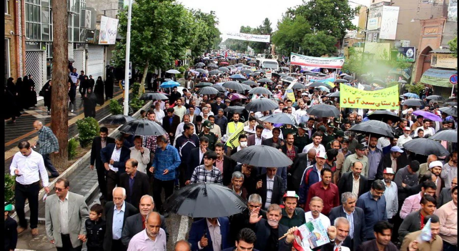 همگام و همراه با امت حزب الله و در پاسخ به ندای رهبر معظم انقلاب صورت گرفت:  
حضور اساتید ، کارکنان و دانشجویان واحد دانشور در راهپیمایی روز جهاانی قدس  3