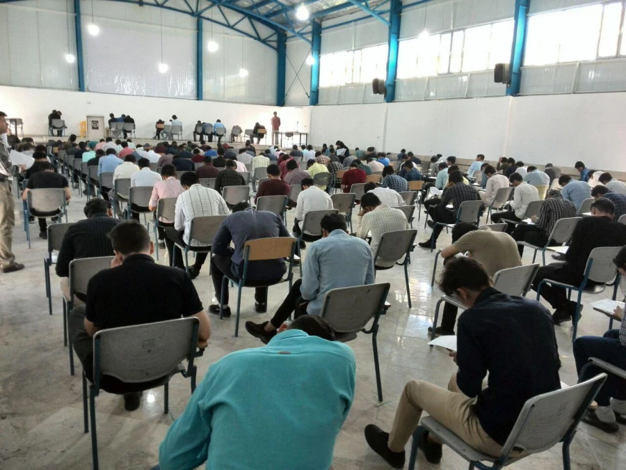 با حضور دانشجویان و اساتید و در پایان نیمسال دوم برگزار شد : 
برگزاری امتحانات پایان ترم از تاریخ 25 خرداد ماه 1398 3