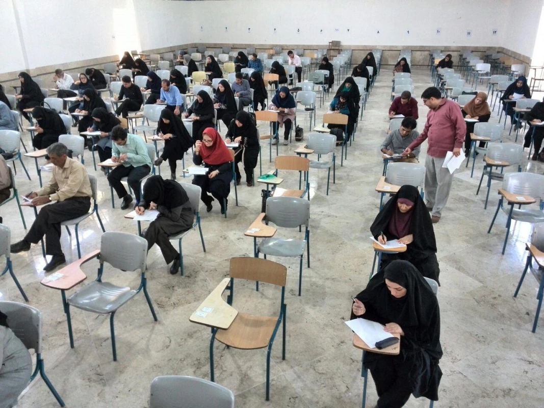 با حضور دانشجویان و اساتید و در پایان نیمسال دوم برگزار شد : 
برگزاری امتحانات پایان ترم از تاریخ 25 خرداد ماه 1398 5