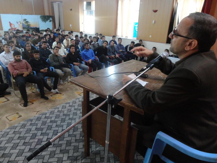 با حضور دانشجویان ورودی 98 ( برادران ) انجام شد : 
آئین استقبال از دانشجویان جدید الورود و برگزاری اردوی توجیهی تفریحی به مقصد شهر ییلاقی درود 3