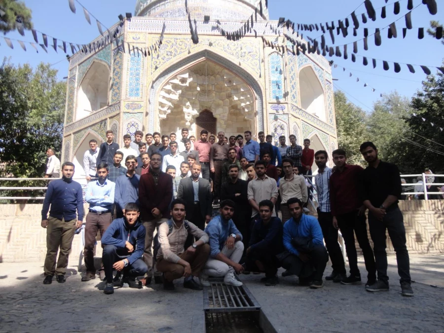 با حضور دانشجویان ورودی 98 ( برادران ) انجام شد : 
آئین استقبال از دانشجویان جدید الورود و برگزاری اردوی توجیهی تفریحی به مقصد شهر ییلاقی درود 8