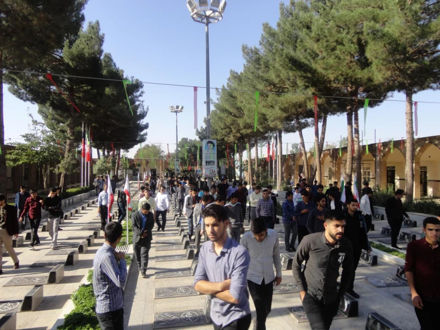 با حضور دانشجویان ورودی 98 ( برادران ) انجام شد : 
آئین استقبال از دانشجویان جدید الورود و برگزاری اردوی توجیهی تفریحی به مقصد شهر ییلاقی درود 10