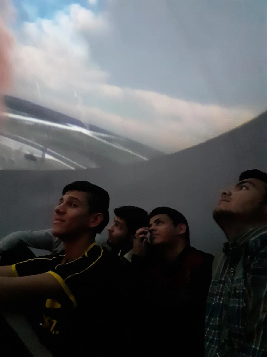 در راستای آشناییِ دانشجومعلمان با  نجوم و ناشناخته های آسمان در دانشگاه فرهنگیان واحد نیشابور برگزارشد:
تماشای آسمان شب در فانوس خیال  7