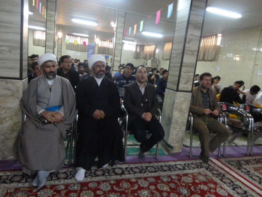 همزمان با میلاد مسعود و فرخنده پیامبر مهر و رحمت ، حضرت محمد مصطفی ( ص) و امام جعفر صادق (ع) برگزار شد : 
جشن هفته وحدت و قرائت دعای وحدت و اجرای نمادین وحدت میان دانشجویان اهل سنت و تشیع 6