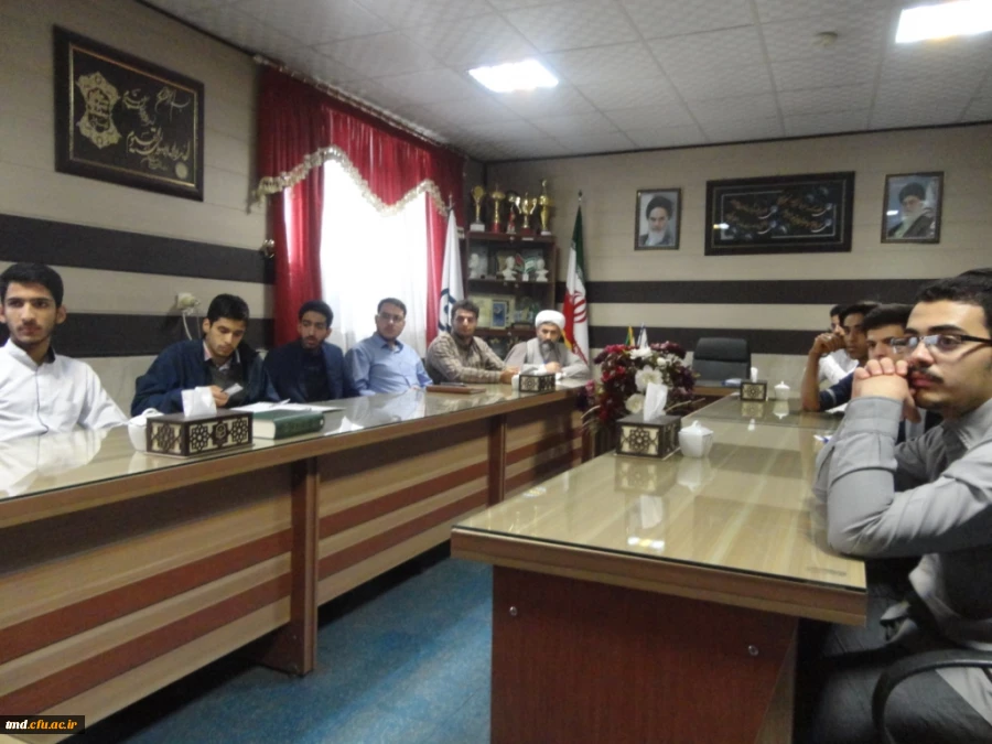 با حضور مسئول محترم نهاد مقام معظم رهبری در دانشگاه فرهنگیان خراسان رضوی انجام شد : 
نشستی صمیمانه با دانشجویان فعال فرهنگی در واحد دانشور نیشابور 2